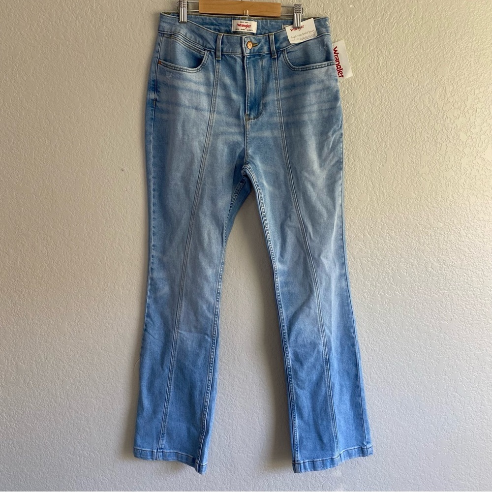 Wrangler High Rise Bold Boot Cut Jeans light wash